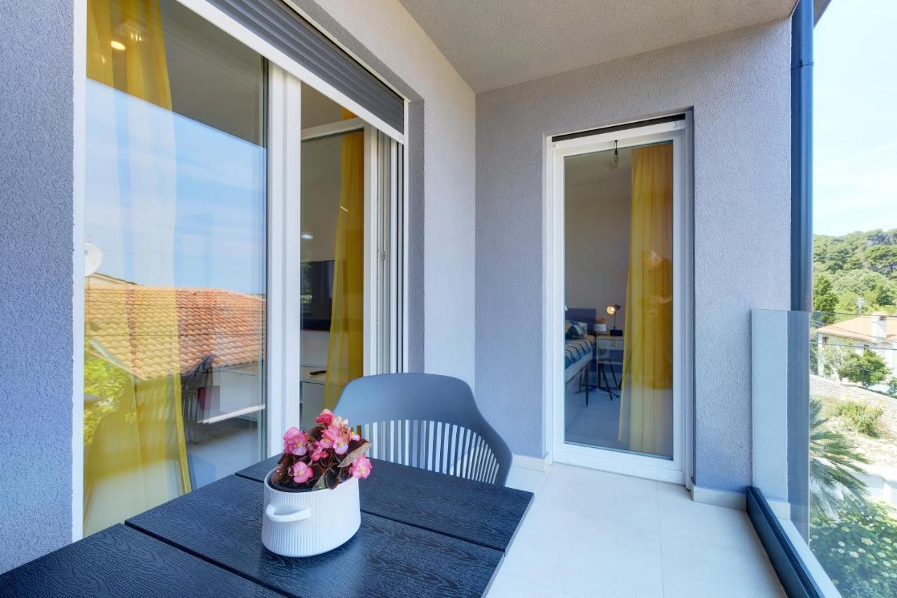Apartments Hemetek Veli Losinj Luaran gambar