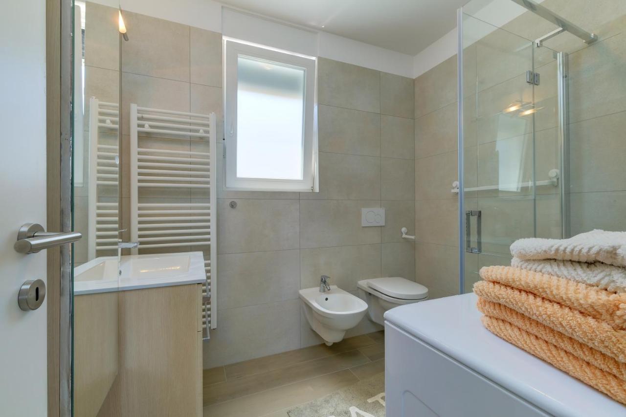 Apartments Hemetek Veli Losinj Luaran gambar