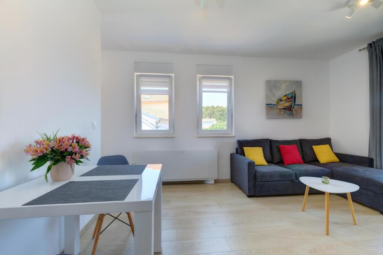 Apartments Hemetek Veli Losinj Luaran gambar