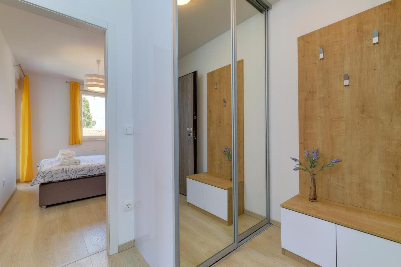 Apartments Hemetek Veli Losinj Luaran gambar