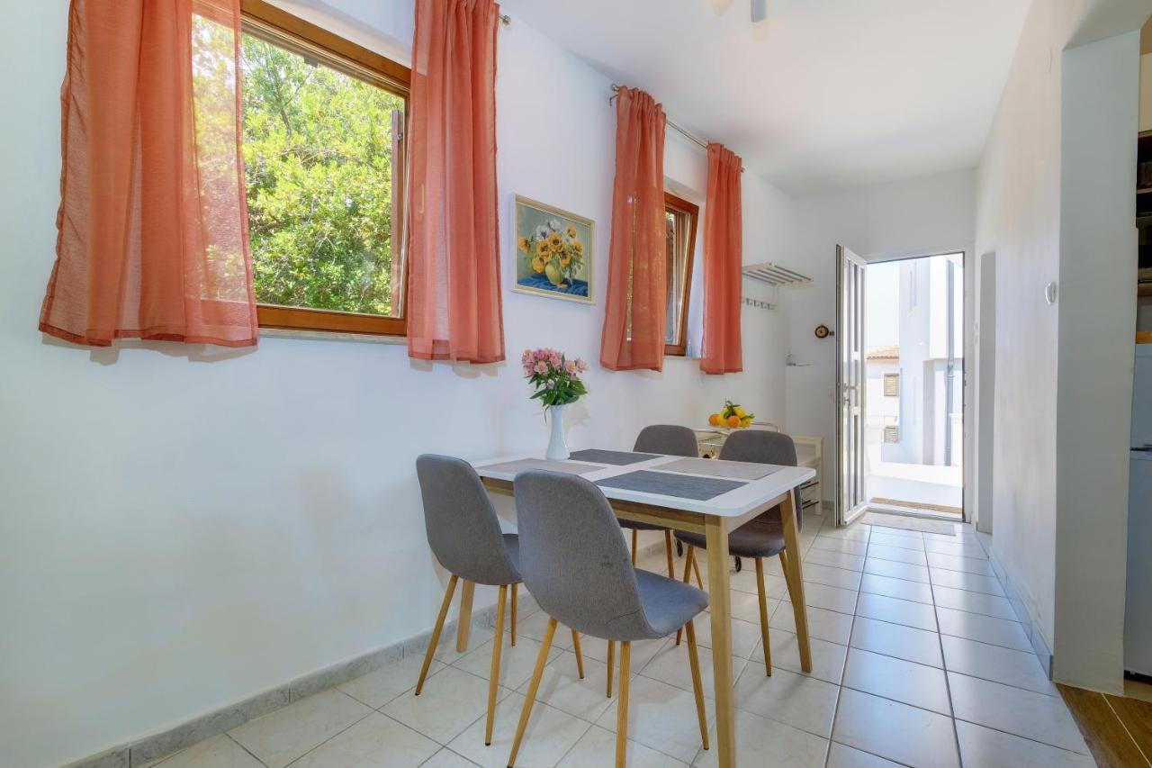 Apartments Hemetek Veli Losinj Luaran gambar