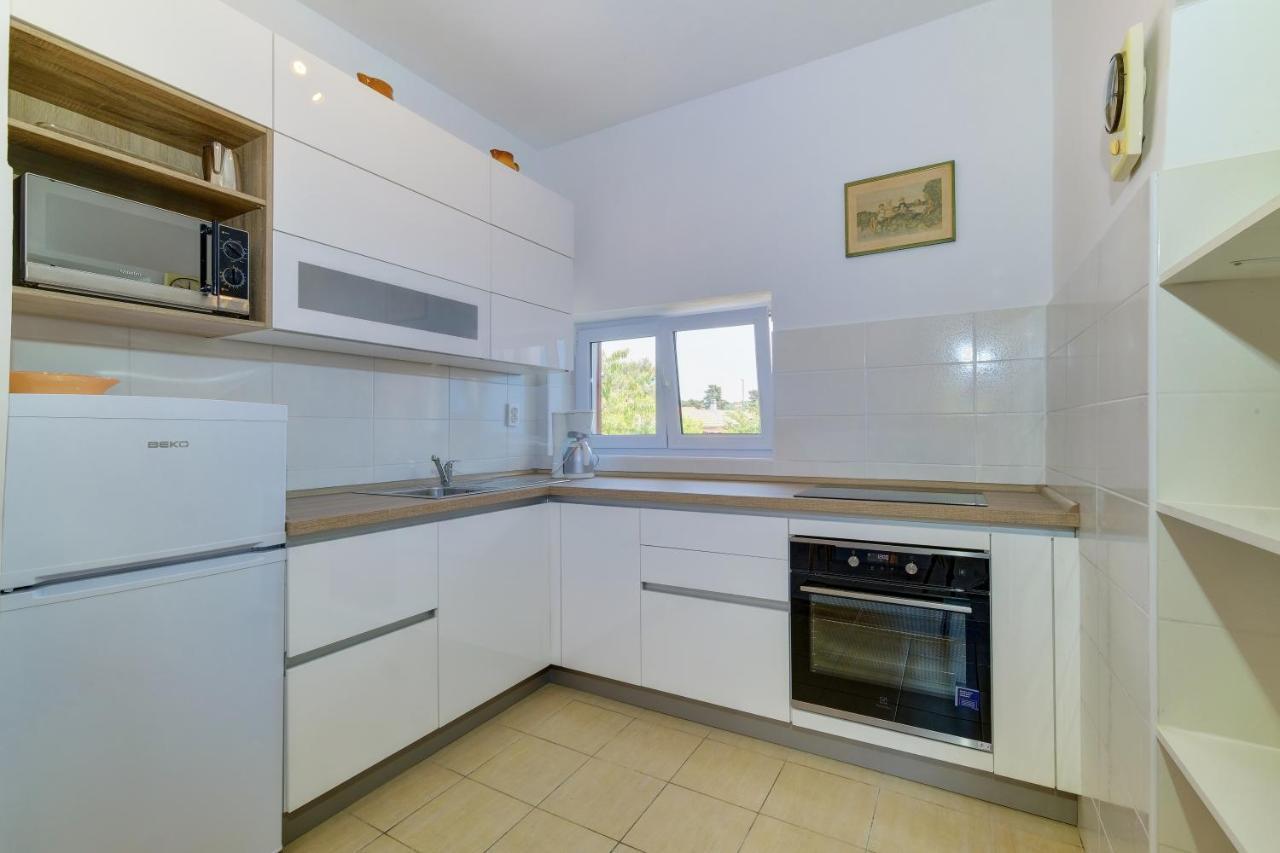 Apartments Hemetek Veli Losinj Luaran gambar