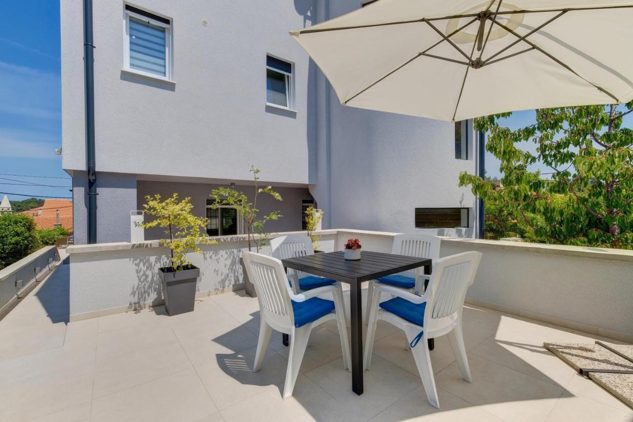 Apartments Hemetek Veli Losinj Luaran gambar