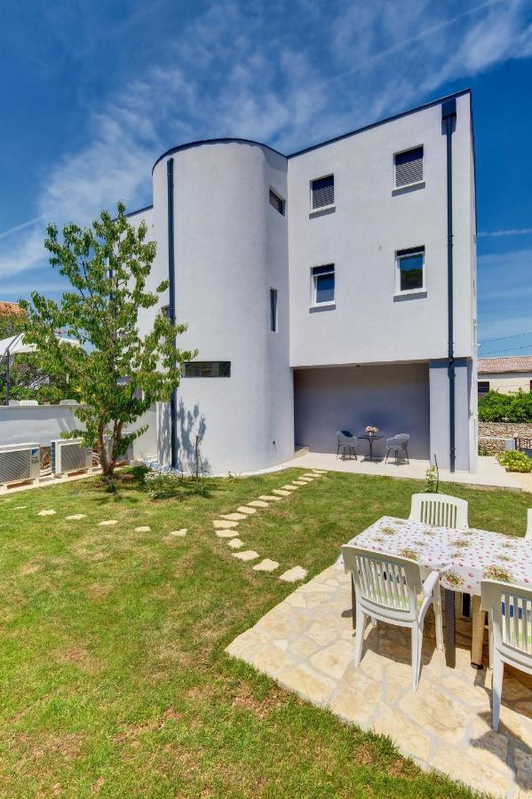 Apartments Hemetek Veli Losinj Luaran gambar