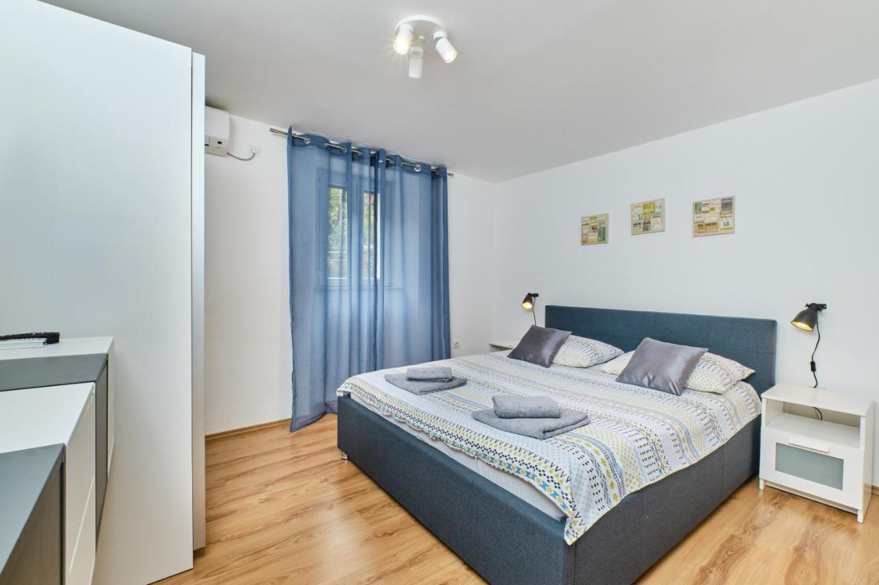 Apartments Hemetek Veli Losinj Luaran gambar